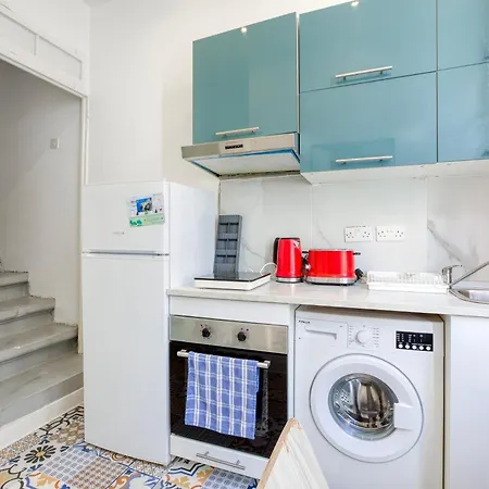 Sweet Apartment *