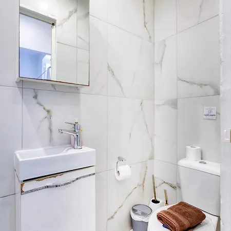 Sweet Apartment *