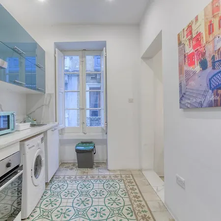 Apartment Sweet *